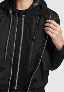 Khujo Persee - Lichte Jas - Schwarz -Khujo Winkel 06681e878f9a48568912ec27b9bc06e7