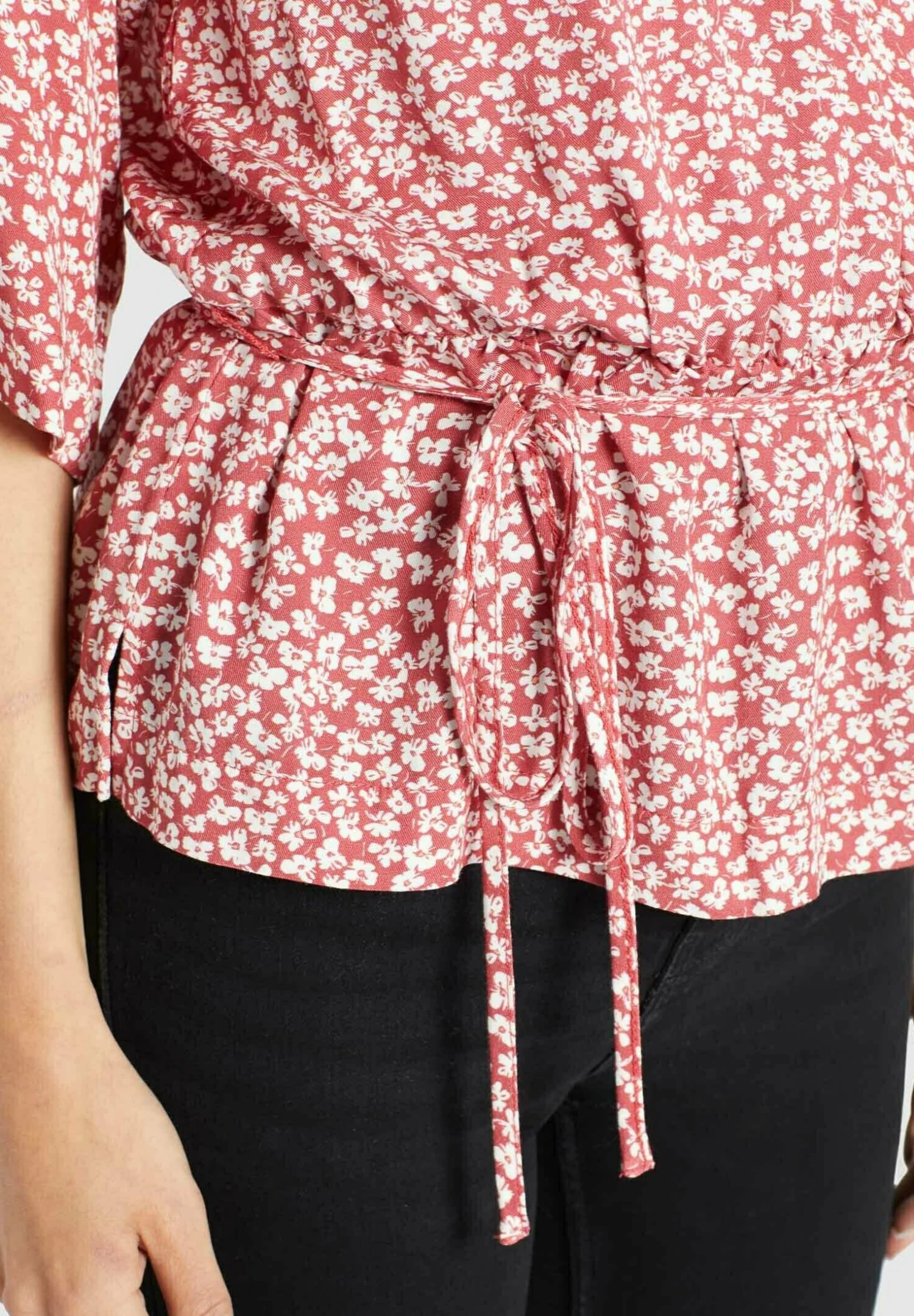 Khujo Rinalda - Blouse - Rot Weiß Geblümt 9 Khujo Rinalda - Blouse - Rot Weiß Geblümt - Afbeelding 7