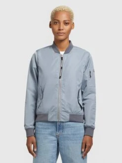 Khujo Tussenjassen Tussenjas STENCE Dames Smoky Blue -Khujo Winkel 1b7de738d8abac0dc87bbcfc631bc8d0