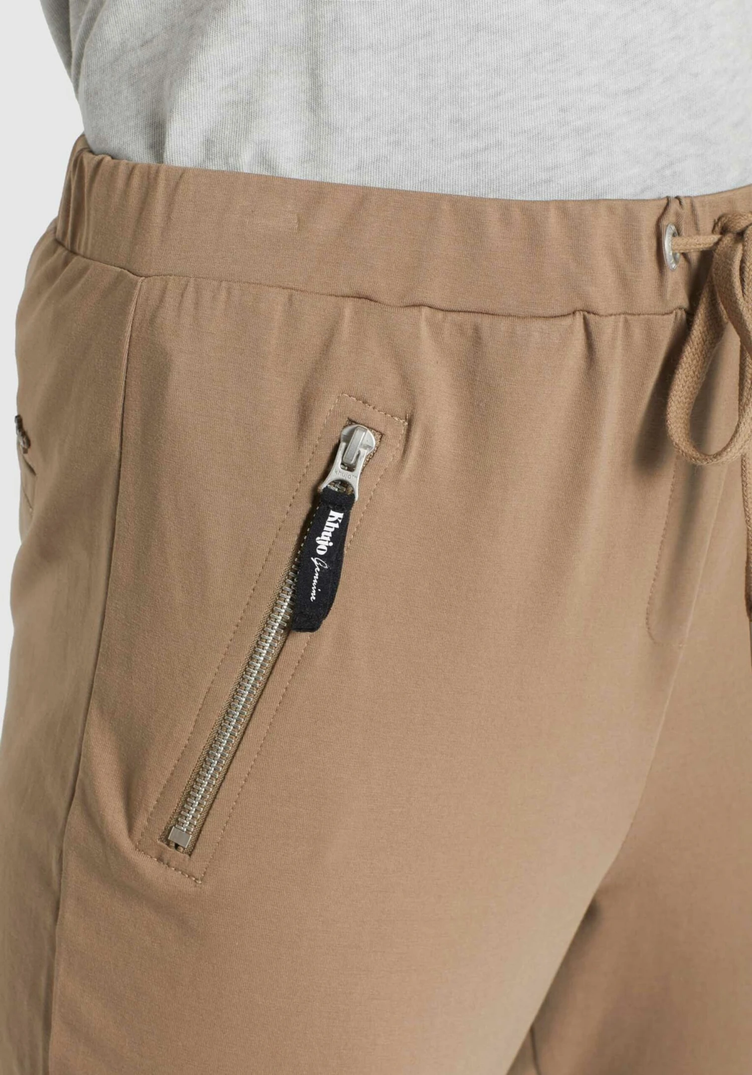 Khujo Sweatpants Tapered Broek Alenia Dames Lichtbruin 9 Khujo Sweatpants Tapered Broek Alenia Dames Lichtbruin - Afbeelding 7