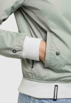 Khujo Stence - Bomberjacks - Blassgrün -Khujo Winkel 40761d5b7ec64c71ad2d661f00e46746