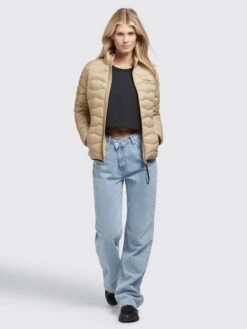 Khujo Tussenjassen Tussenjas Eleni Dames Beige -Khujo Winkel 4b204a0fba1cb74361387ad30e8ab124