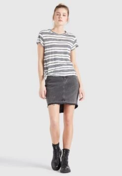 Khujo T-shirts Shirt MATAMA Dames Marine / Wit 11 Khujo T-shirts Shirt MATAMA Dames Marine / Wit -Khujo Winkel 4bcdecd24d472913af4c1fad5c2fc957