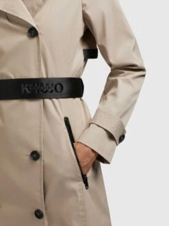 Khujo Trenchcoats Tussenmantel Sarina Dames Lichtbeige -Khujo Winkel 7248b1e7ab741c596d75f1b84902f8ea