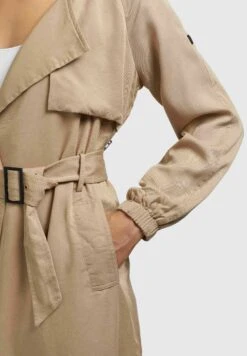 Khujo Garda - Trenchcoat - Beige 15 Khujo Garda - Trenchcoat - Beige -Khujo Winkel 743d1e2c2b4a41639d85f370101e00e1