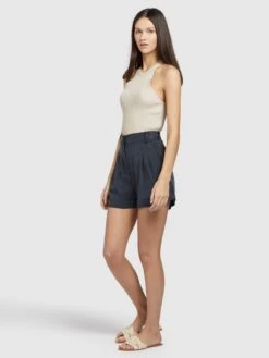 Khujo Shorts Loosefit Bandplooibroek Elida Dames Donkerblauw -Khujo Winkel 7a8ec5170bd96fdbffec0419ce048b63