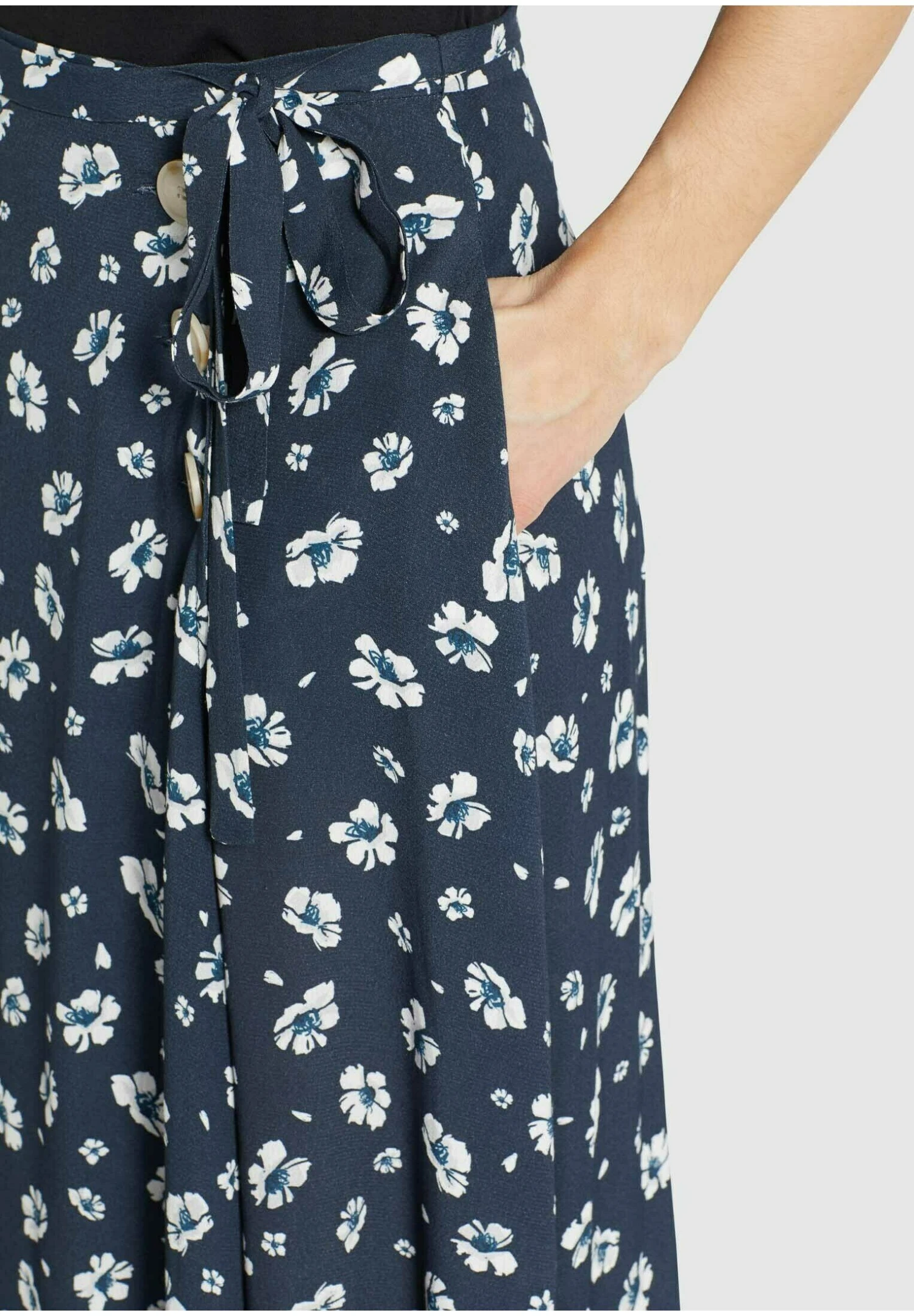 Khujo Hepke - A-Lijn Rok - Blau-Weiß Geblümt 11 Khujo Hepke - A-Lijn Rok - Blau-Weiß Geblümt - Afbeelding 9