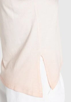 Khujo T-shirts Shirt Matama Dames Poederroze -Khujo Winkel 921d60f8e3ef7200e2345c66d496fbe9