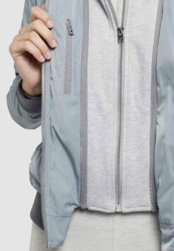 Khujo Persee - Lichte Jas - Grey -Khujo Winkel c02b92a903da48f5a4c44d0d9ebf3301