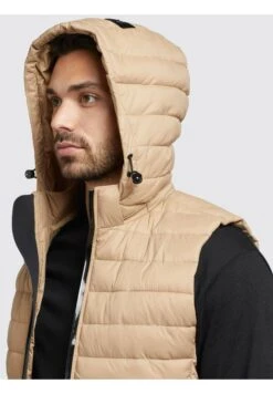 Khujo Wemo Matt - Bodywarmer - Beige -Khujo Winkel e9960c0a7fde4b088b13baa7e75f567c